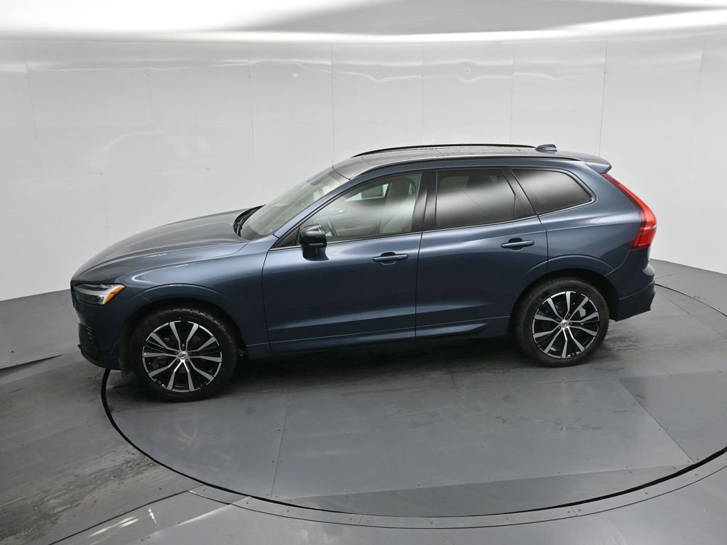 Used 2023 Volvo XC60 B5 Plus image 24