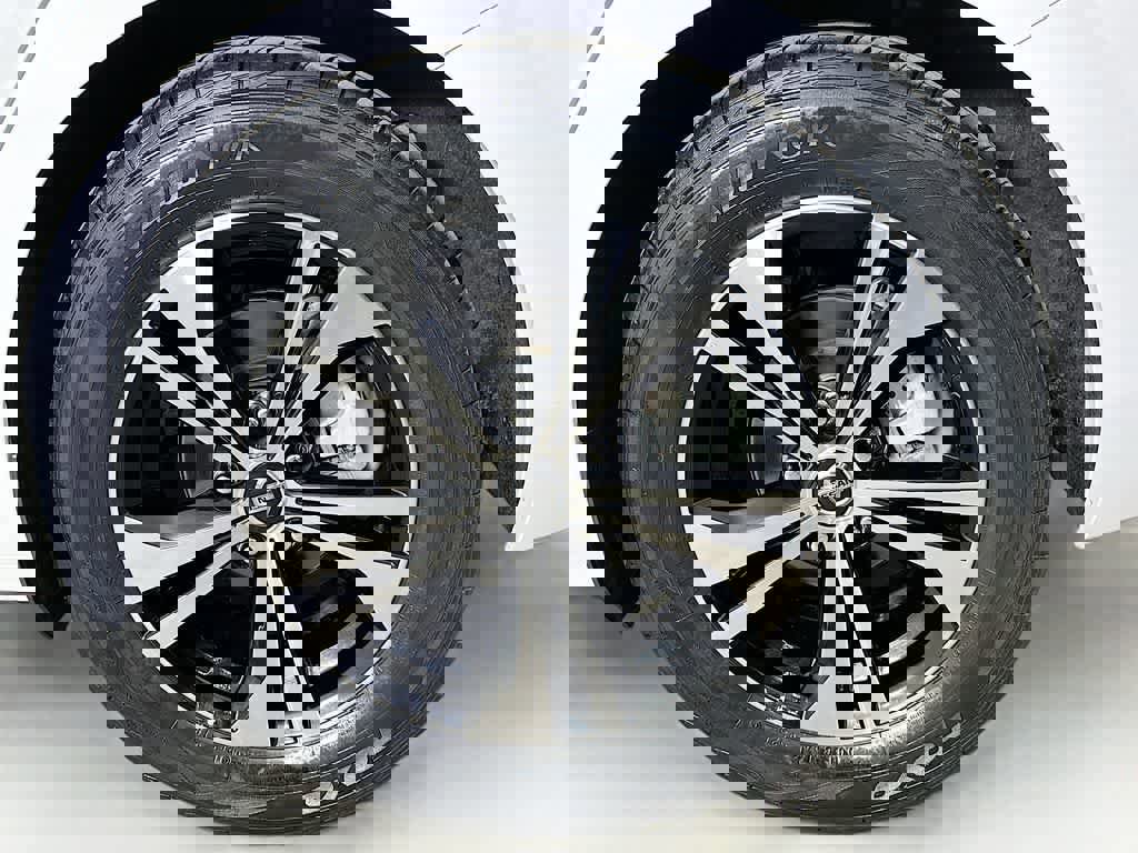 Used 2023 Nissan Sentra SV image 11