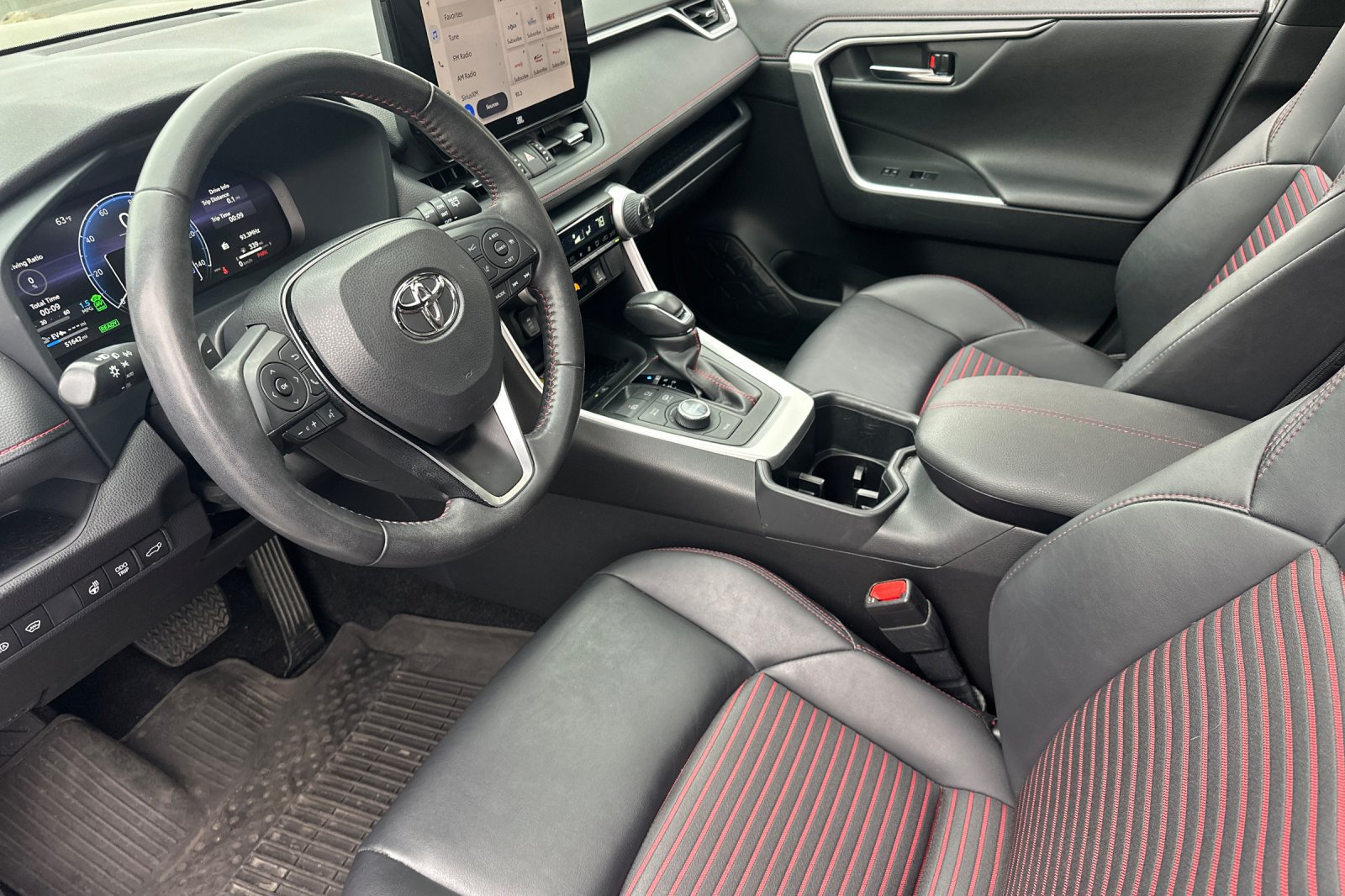 Used 2023 Toyota RAV4 XSE w/ Weather Package AWD/4WD image 9
