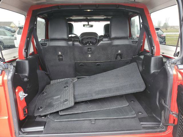 Used 2018 Jeep Wrangler Unlimited Sahara AWD/4WD image 29