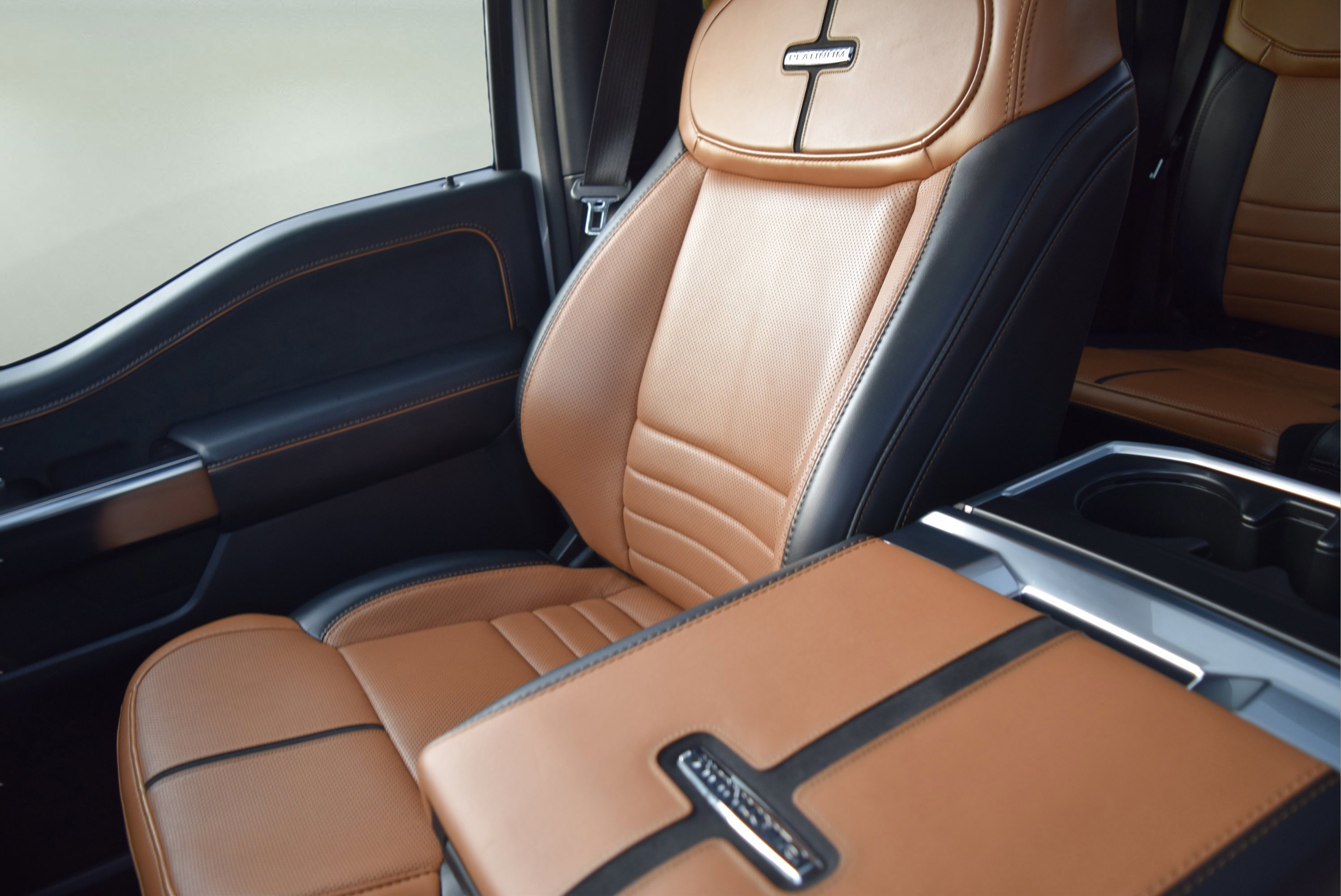 Certified 2023 Ford F150 Platinum w/ Equipment Group 701A High image 18