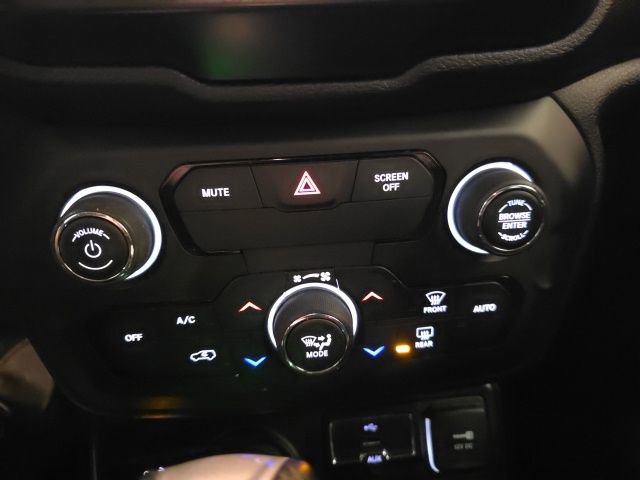 Used 2018 Jeep Renegade Trailhawk image 18