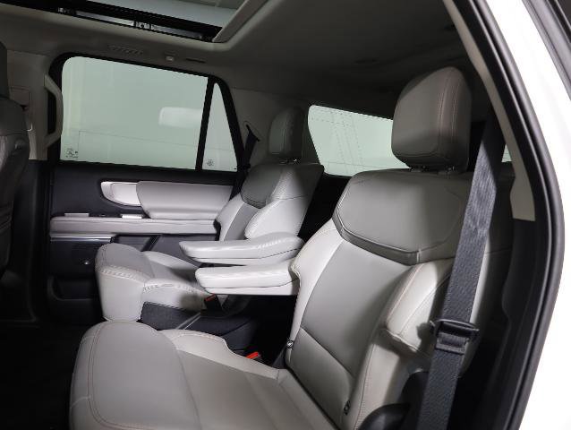Certified 2025 Ford Expedition Active image 9