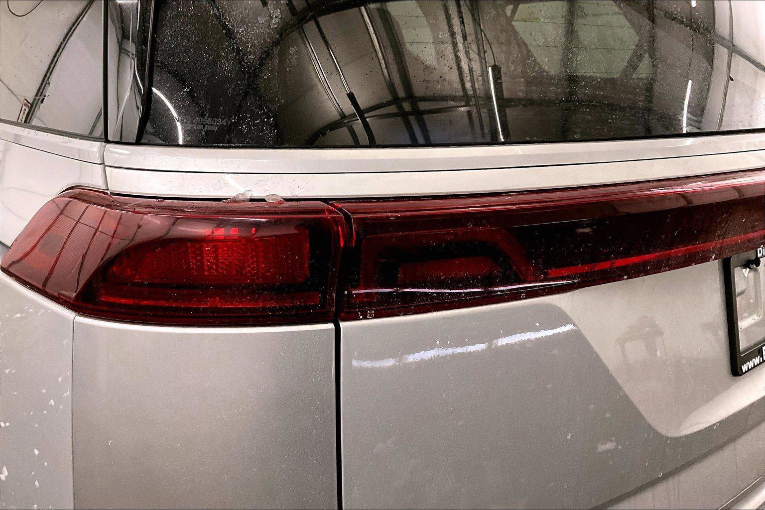 Used 2022 Kia Carnival LX image 29