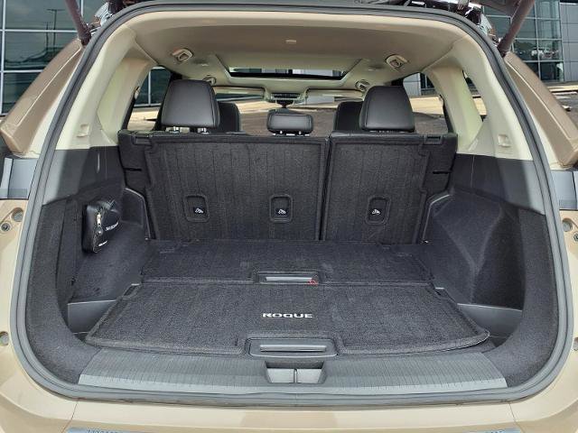 Used 2025 Nissan Rogue SL w/ Tech Package AWD/4WD image 10