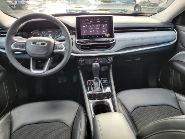 Used 2022 Jeep Compass Latitude image 17