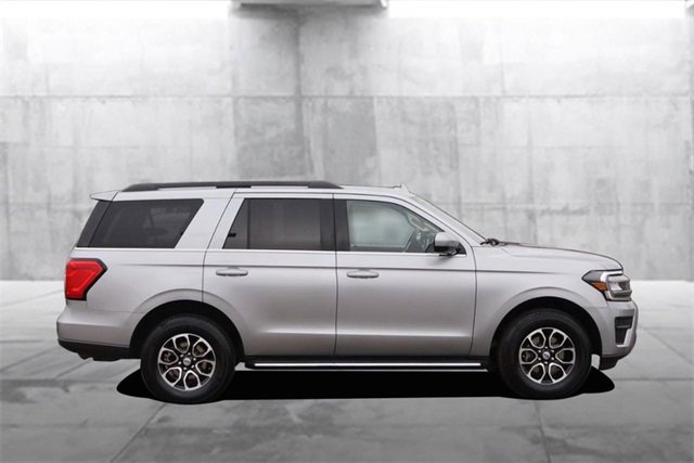 Certified 2023 Ford Expedition XLT image 5