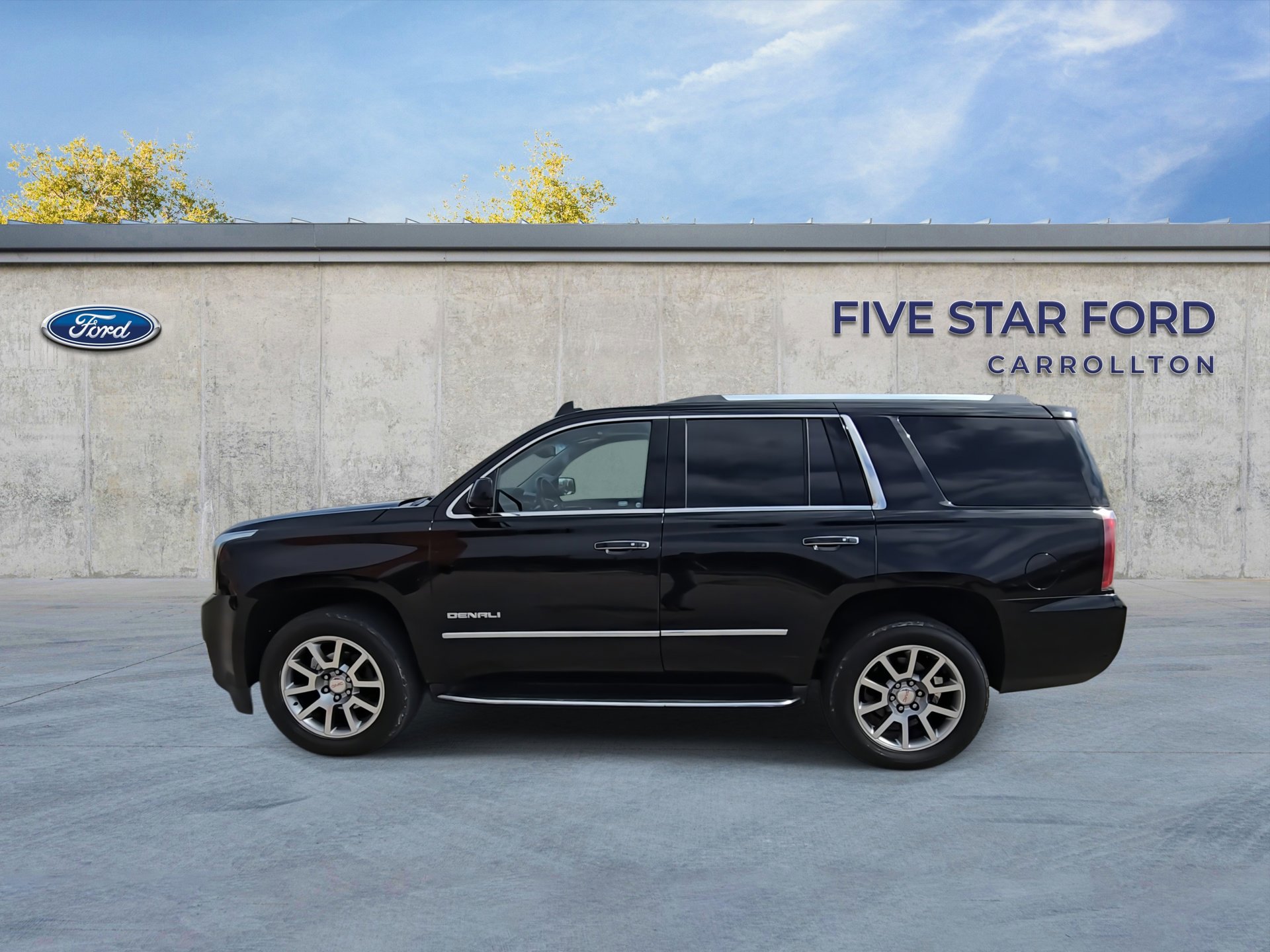 Used 2017 GMC Yukon Denali w/ Enhanced Security Package image 2