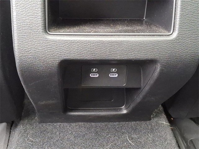 Used 2025 Mitsubishi Outlander SE image 11