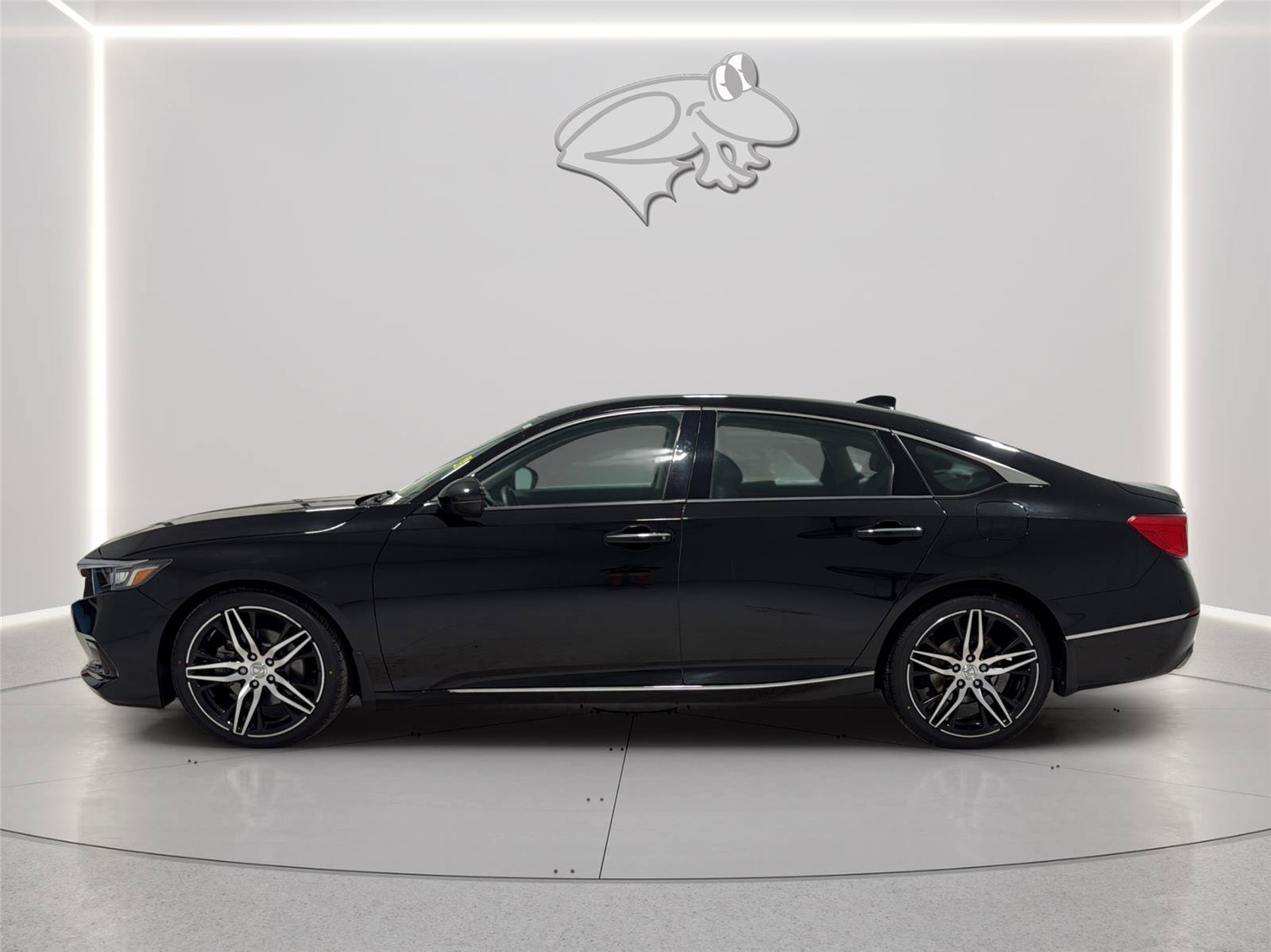 Used 2021 Honda Accord Touring image 8