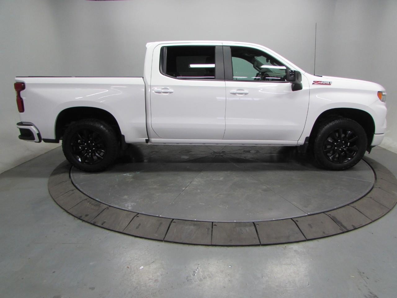 Used 2023 Chevrolet Silverado 1500 RST AWD/4WD image 8