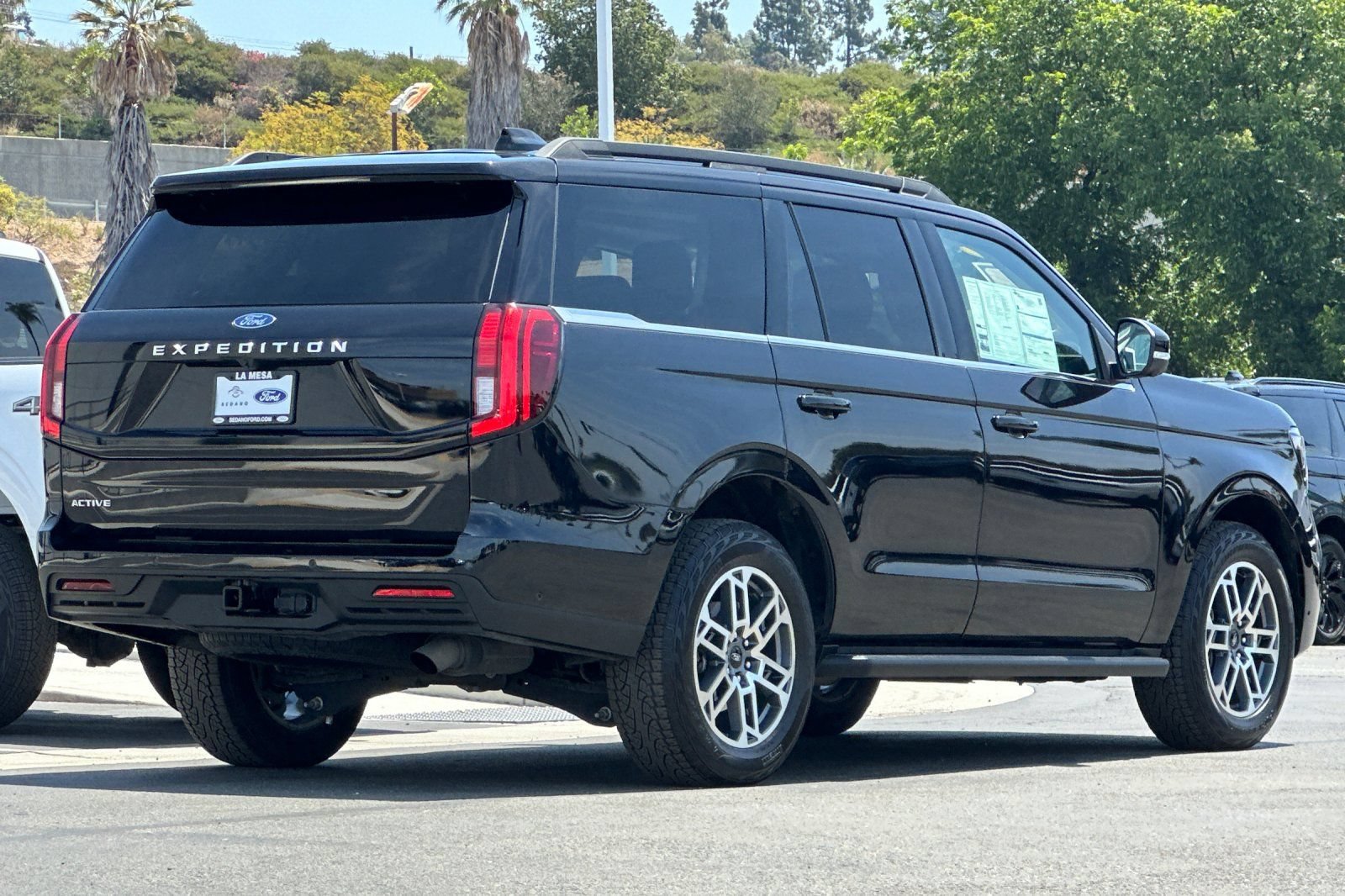 Certified 2025 Ford Expedition Active AWD/4WD image 3