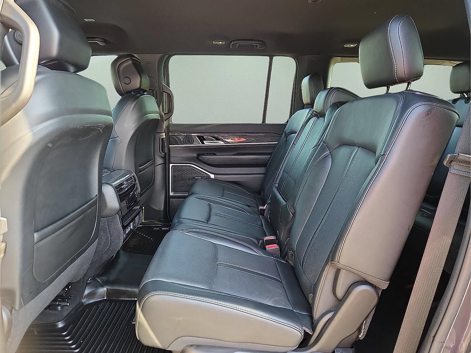 Used 2022 Jeep Wagoneer Series II AWD/4WD image 11