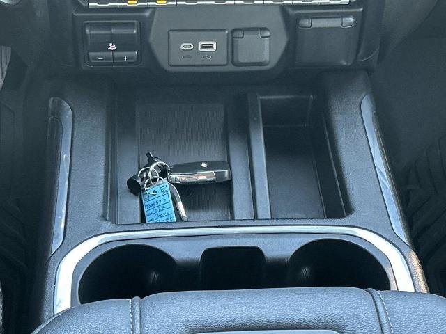 Used 2022 Chevrolet Silverado 1500 LTZ w/ LTZ Convenience Package II AWD/4WD image 17
