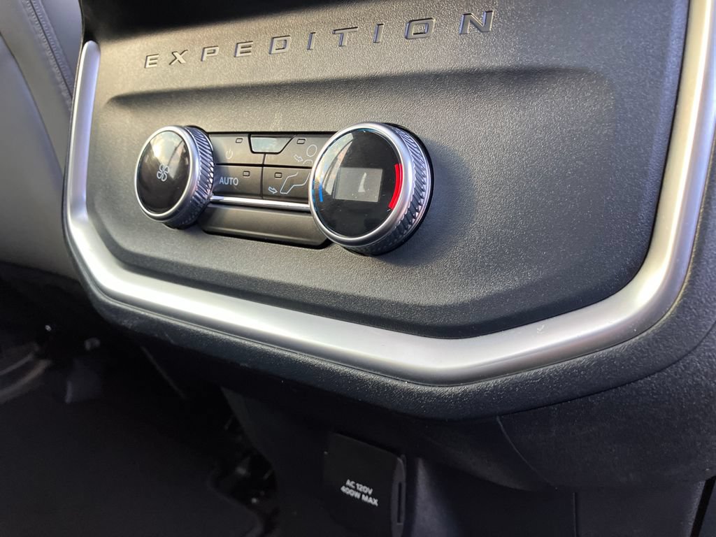 Certified 2025 Ford Expedition Active AWD/4WD image 24