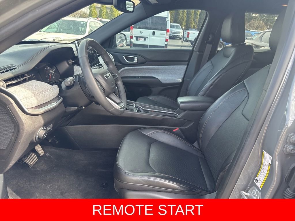 Used 2023 Jeep Compass Latitude video 2