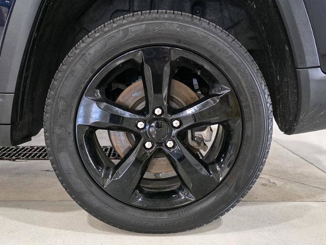 Used 2024 Jeep Grand Cherokee L Limited w/ Black Appearance Package AWD/4WD image 18