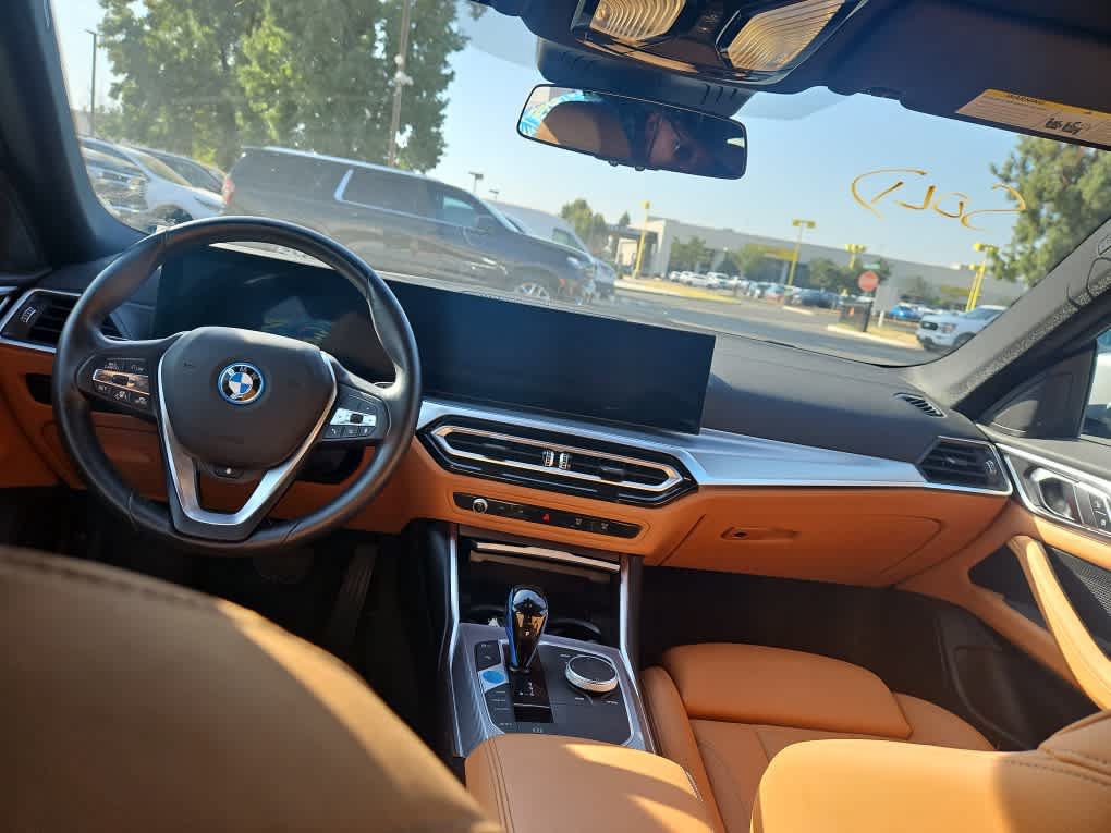 Used 2022 BMW i4 eDrive40 RWD image 10