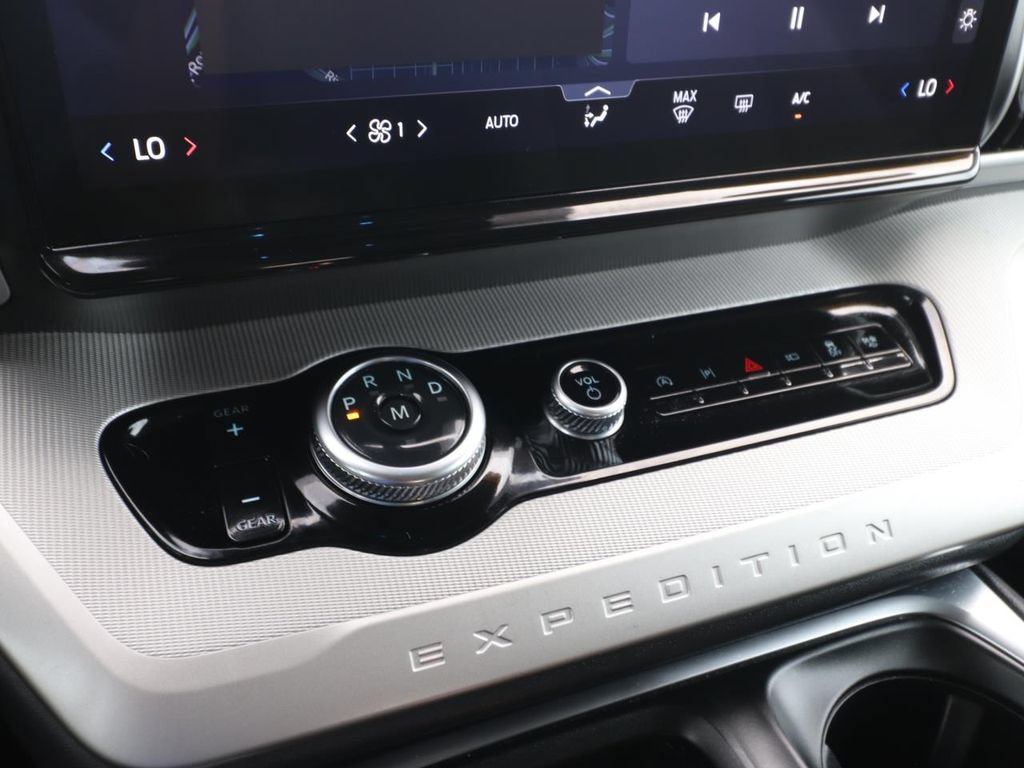 Certified 2025 Ford Expedition Active RWD image 22