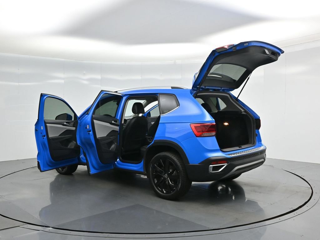 Used 2022 Volkswagen Taos SEL w/ Panoramic Sunroof Package image 55