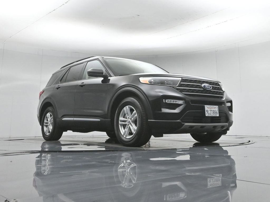 Certified 2024 Ford Explorer XLT w/ Equipment Group 202A RWD image 51