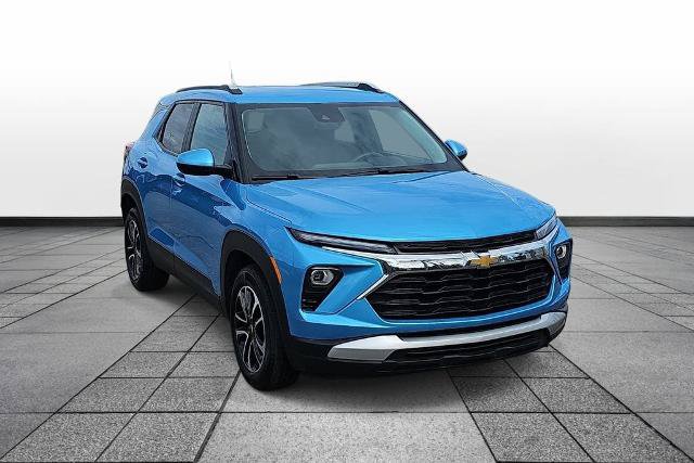Used 2025 Chevrolet TrailBlazer LT FWD image 3