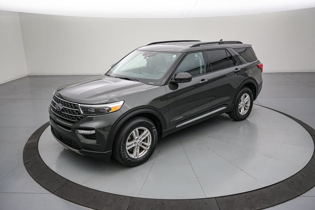 Certified 2023 Ford Explorer XLT w/ Equipment Group 202A AWD/4WD image 8