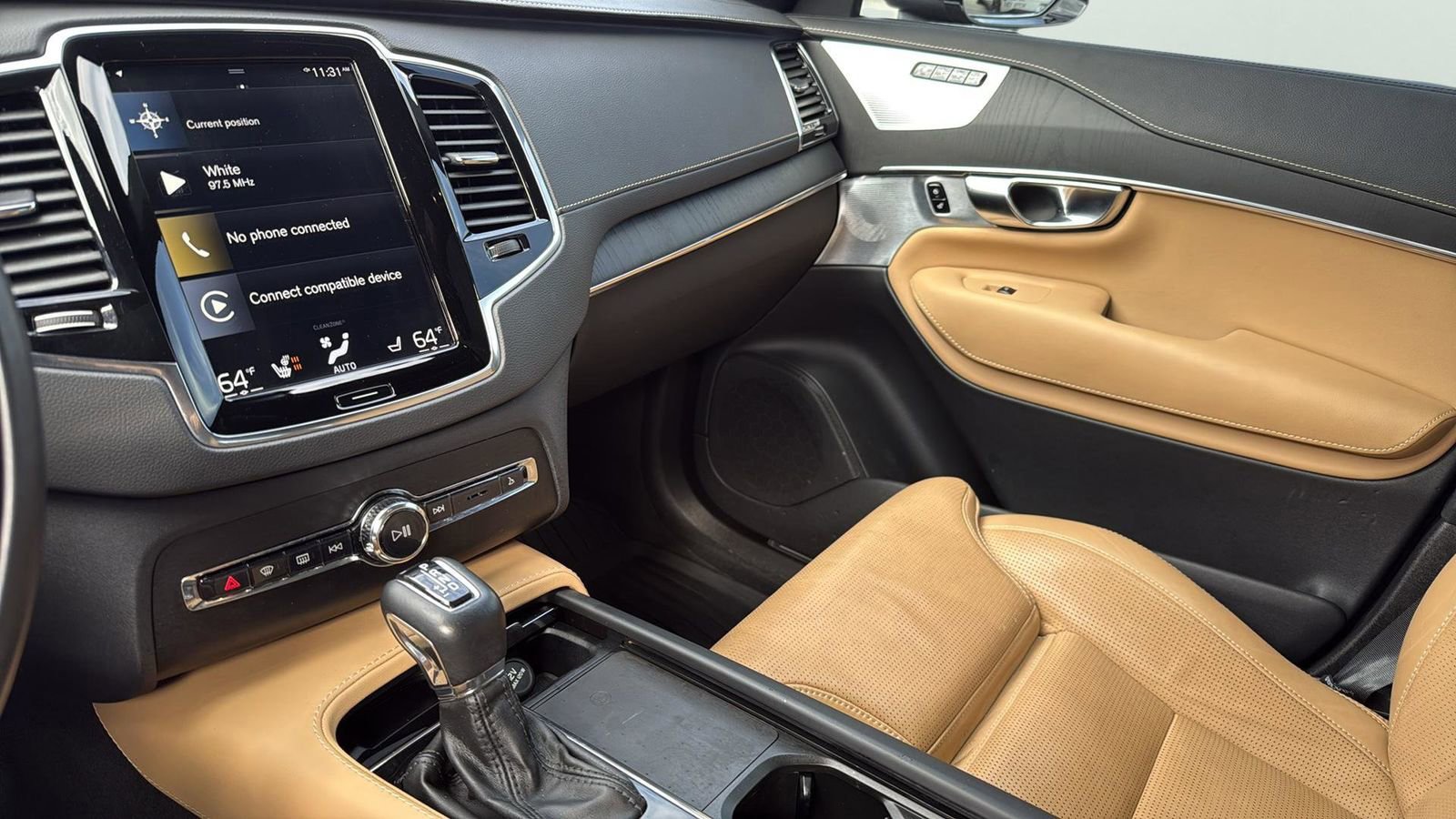 Used 2022 Volvo XC90 T6 Inscription w/ Lounge Package image 17