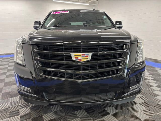 Used 2020 Cadillac Escalade Luxury w/ Escalade Sport Edition AWD/4WD image 13