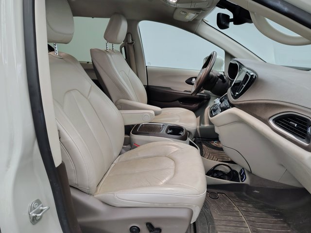 Used 2021 Chrysler Pacifica Touring-L w/ Uconnect Theater Family Group FWD image 14