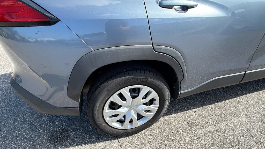Used 2022 Toyota Corolla Cross L FWD image 11