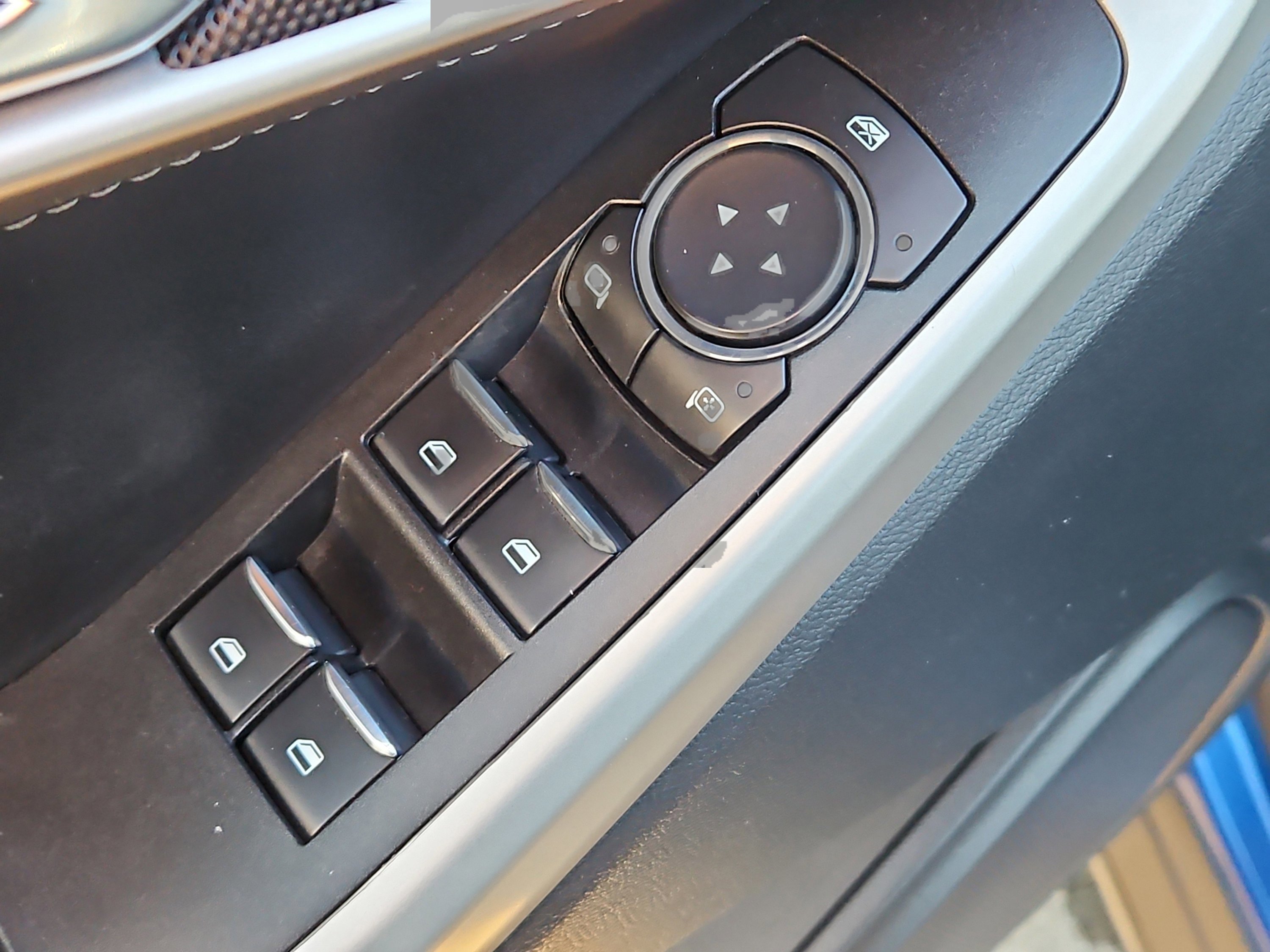 Certified 2022 Ford Explorer XLT w/ Equipment Group 202A image 26