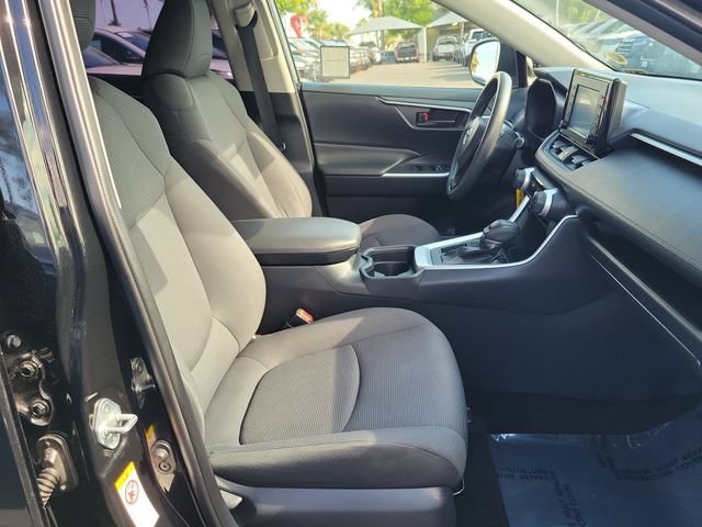 Used 2019 Toyota RAV4 LE w/ Carpet Mat Package FWD image 17
