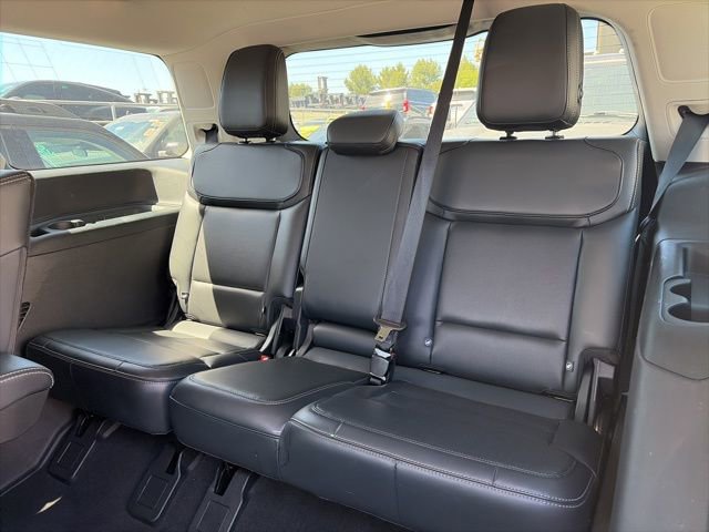 Certified 2025 Ford Expedition Platinum w/ Driver's Package AWD/4WD image 9