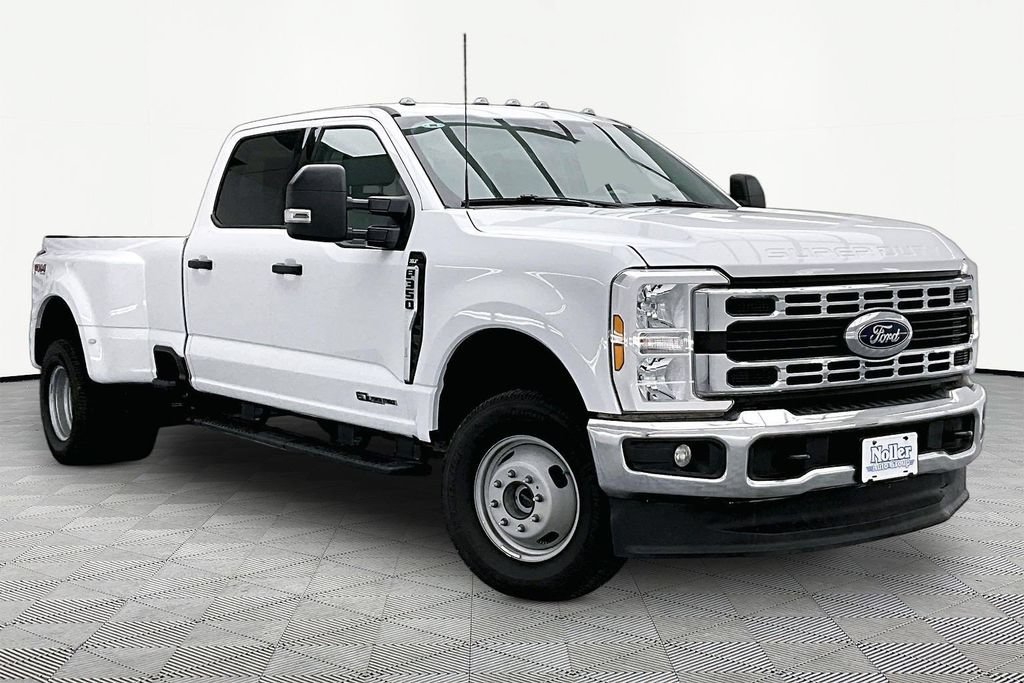Certified 2025 Ford F350 XLT w/ FX4 Off-Road Package AWD/4WD image 12