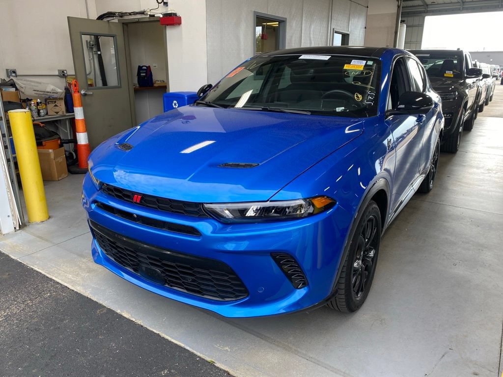 Used 2024 Dodge Hornet R/T Plus w/ Tech Pack Plus w/o Parking AWD/4WD image 2