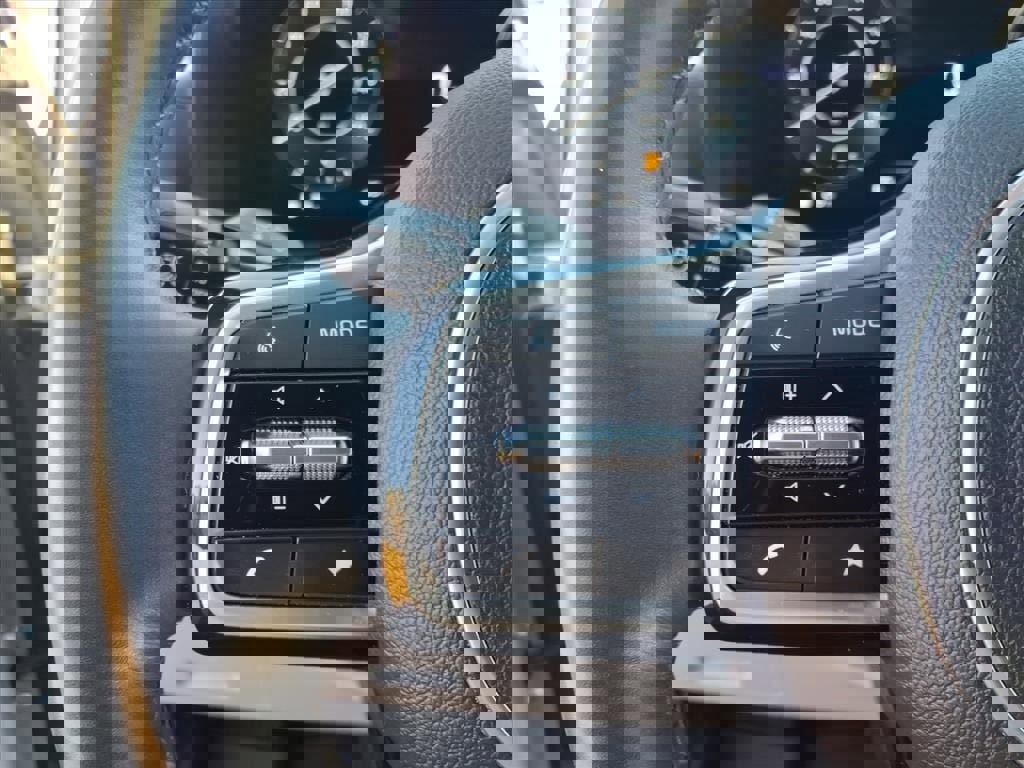 Used 2023 Kia Carnival SX Prestige image 27