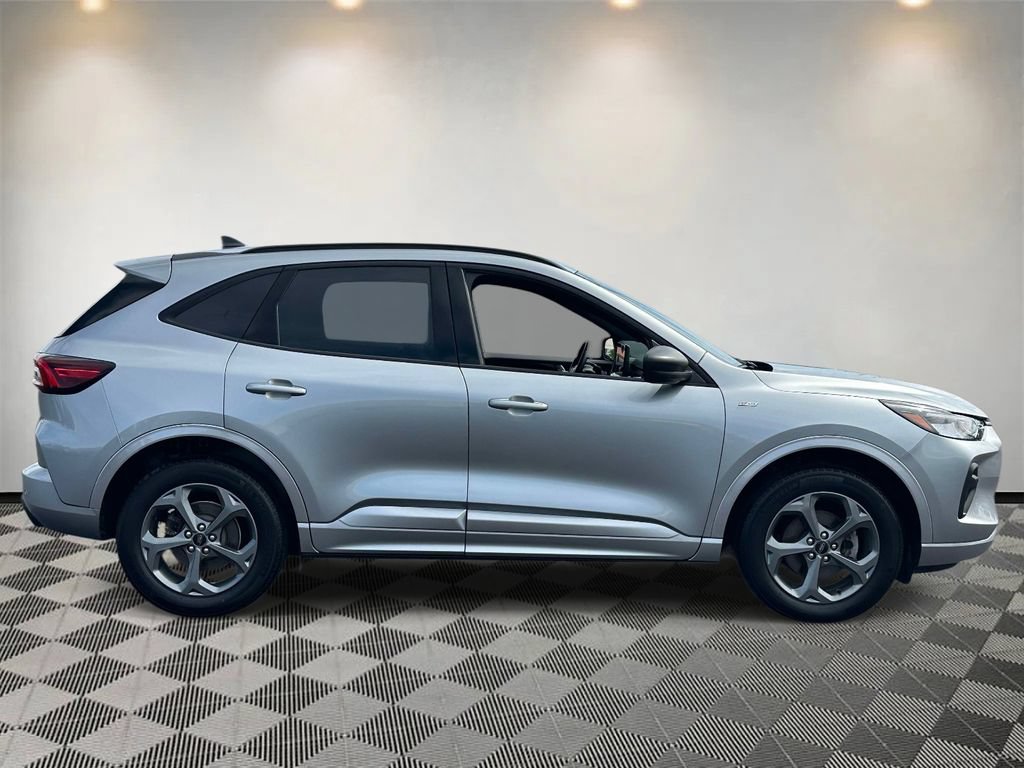 Certified 2024 Ford Escape ST-Line w/ Tech Pack #1 AWD/4WD image 2