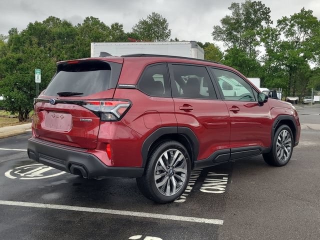 Used 2025 Subaru Forester Touring AWD/4WD image 5
