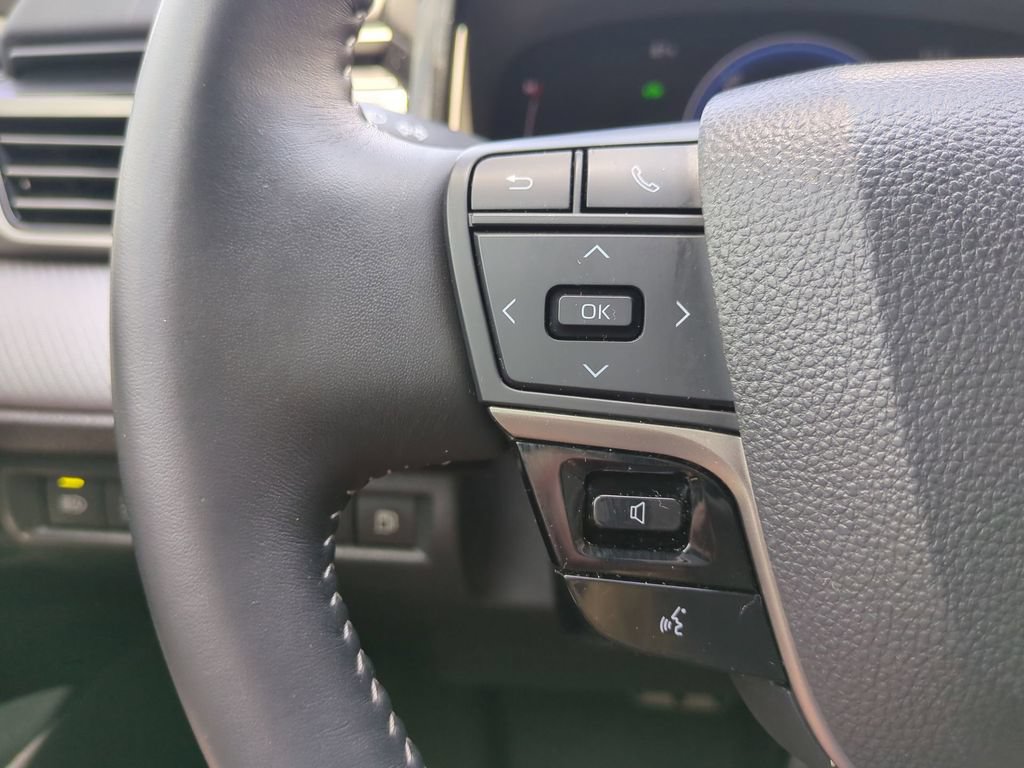 Used 2025 Toyota Camry SE FWD image 27