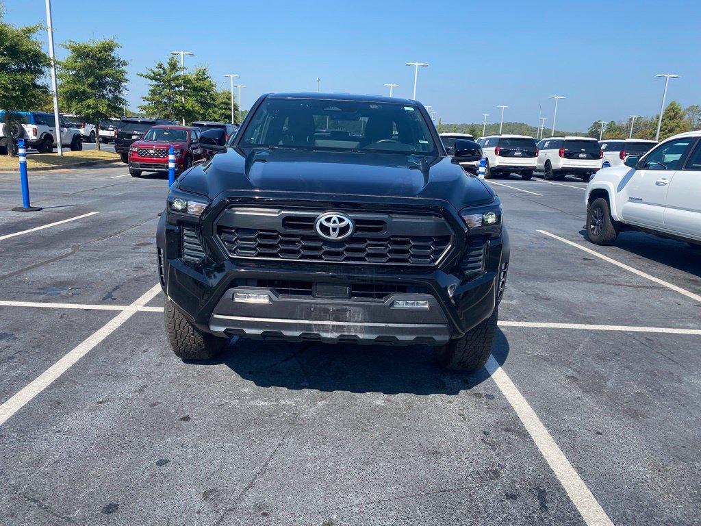 Used 2025 Toyota Tacoma TRD Off-Road AWD/4WD image 2