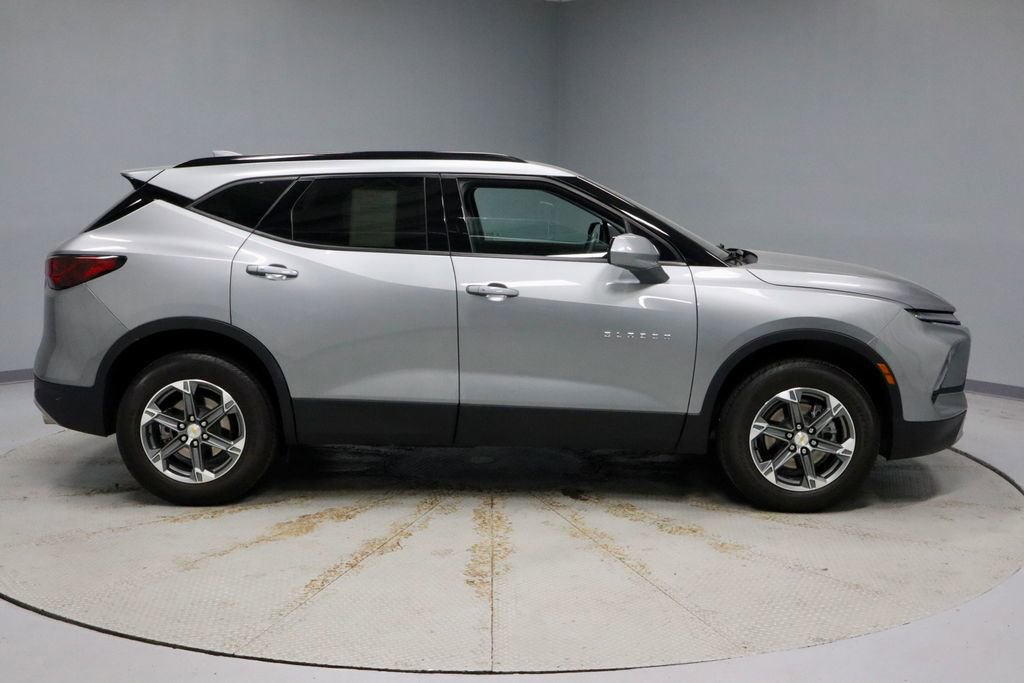 Used 2023 Chevrolet Blazer LT w/ Convenience Package FWD image 12