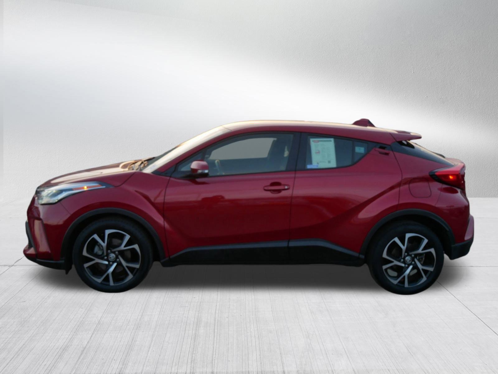 Used 2020 Toyota C-HR XLE image 2