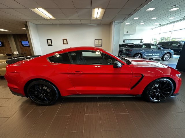 Certified 2018 Ford Mustang Shelby GT350 w/ Electronics Package RWD image 4
