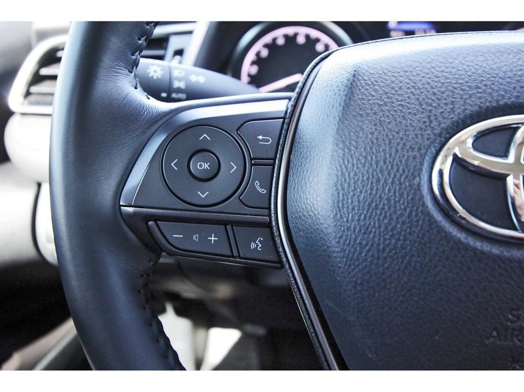 Used 2024 Toyota Camry SE image 18