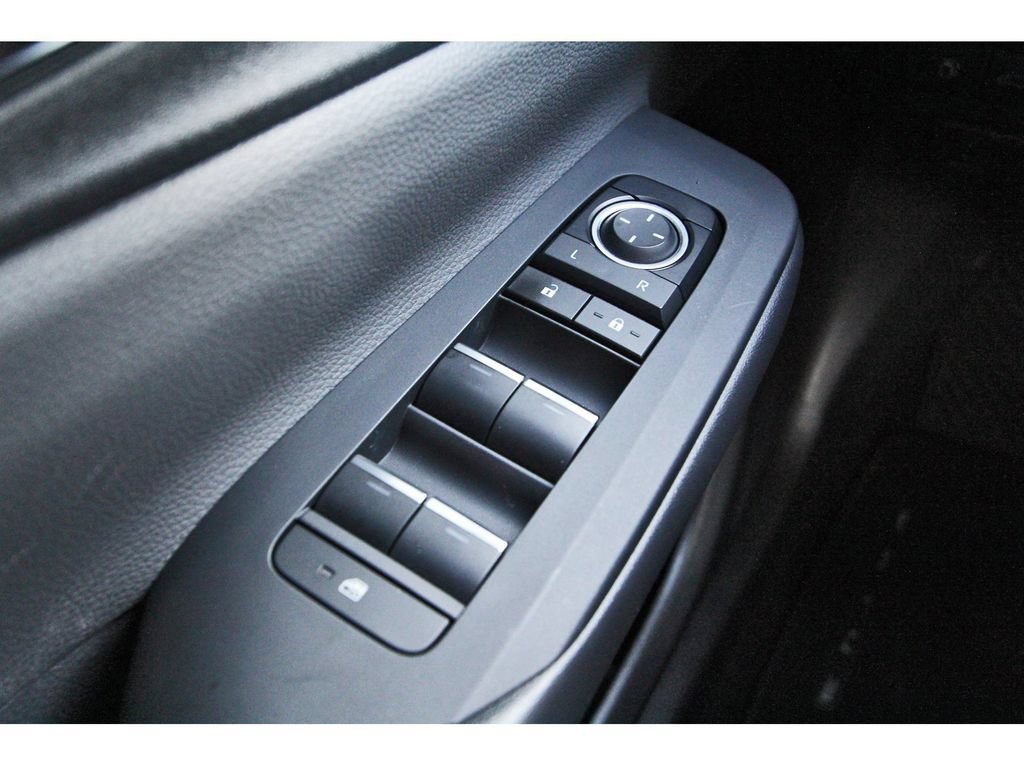 Used 2023 Toyota Prius Limited w/ Limited Premium Package FWD image 22