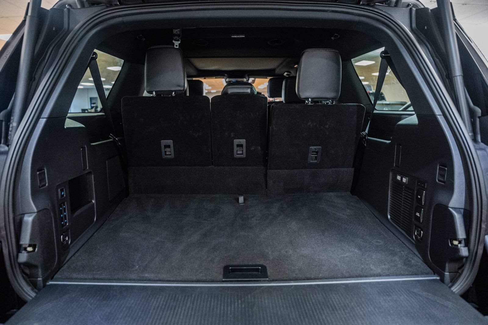 Certified 2025 Ford Expedition Max Platinum w/ Stealth Appearance Package AWD/4WD image 13
