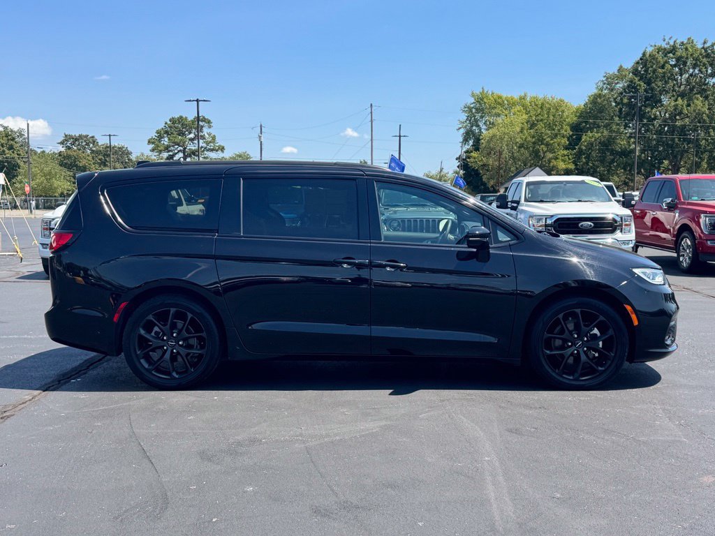 Used 2025 Chrysler Pacifica Limited FWD image 21