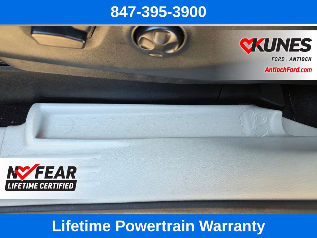 Used 2024 Chrysler Pacifica Touring-L image 19