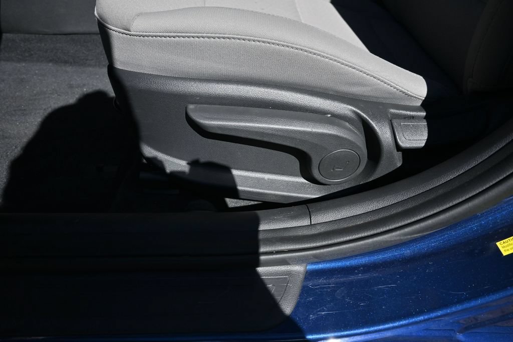 Used 2020 Hyundai Elantra SE FWD image 30